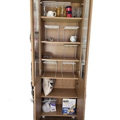 収納付き食器棚の画像