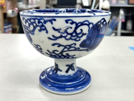 ●骨董品！江戸〜明治前期 伊万里焼「盃洗」染付魚藻文 唐草文様高台鉢　当時の製造技術によるボコボコ感あり！