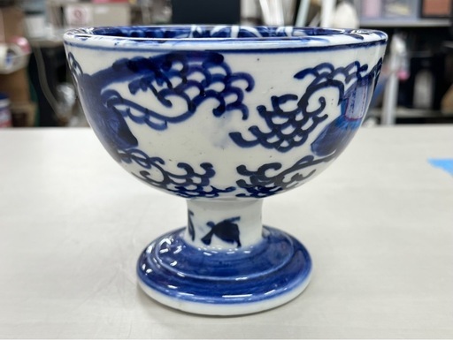 ●骨董品！江戸〜明治前期 伊万里焼「盃洗」染付魚藻文 唐草文様高台鉢　当時の製造技術によるボコボコ感あり！