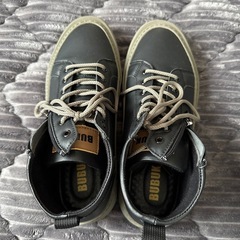 ハイカットスニーカーの画像