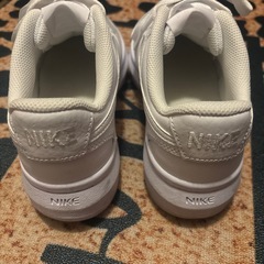 NIKE 厚底スニーカー レディース 24cmの画像