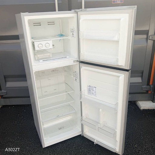 A2Y7Z1 ハイセンス大型冷蔵庫　227L
