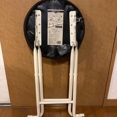 折りたたみ椅子の画像