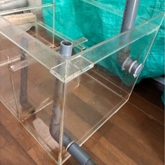 美品！アクリル 大型 濾過槽 幅700×奥行420×高さ400㎜ 厚み 5㎜ クリアルーバー 塩ビパンチングボード 接続パイプ VP20 OFパイプ VP30の画像