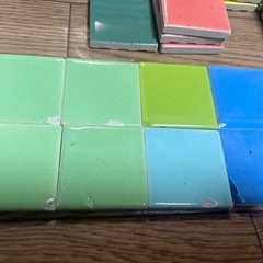 陶磁器タイル 97個の画像