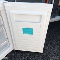 E3K0S1 送料設置無料　ハイアール冷凍庫　82Lの画像