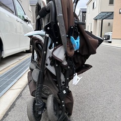 双子ベビーカーの画像