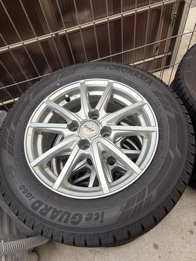 175/70R14スタッドレスタイヤ