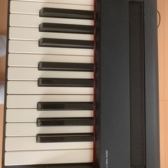 【YAMAHA 電子ピアノ P-85】椅子・ペダル付き／動作OKの画像