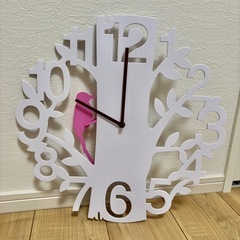 【定価9,680円】　壁掛 小鳥の振り子時計　壁掛け時計　掛け時計　時計　アナログ　ホワイト　振り子の画像