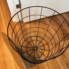 ニトリ　ワイヤーテーブルの画像