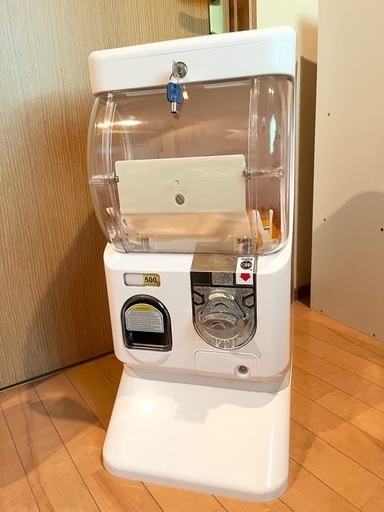 《美品》ガチャ 本体 カプセル付  500円玉専用 