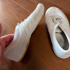 白スニーカー　25cmの画像