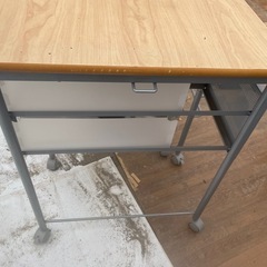 パソコンデスク 机キャスター付きの画像