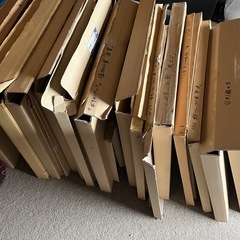 ダンボール大量の画像