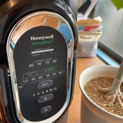 海外製品オイルヒーター　ハネウェル　変換プラグ付きの画像