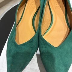 ローリースファム　パンプスの画像