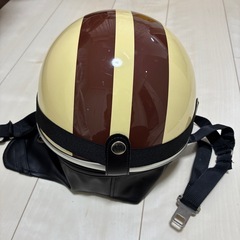 ヘルメット装飾ゴーグル付きの画像