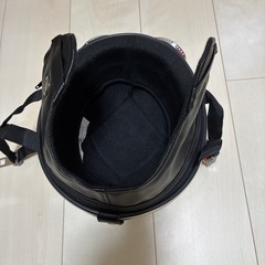 ヘルメット装飾ゴーグル付きの画像