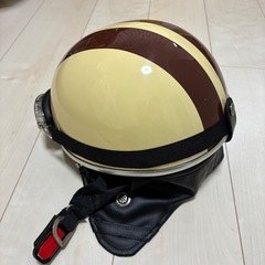 ヘルメット装飾ゴーグル付きの画像