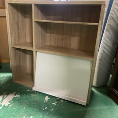収納棚（木目調）の画像