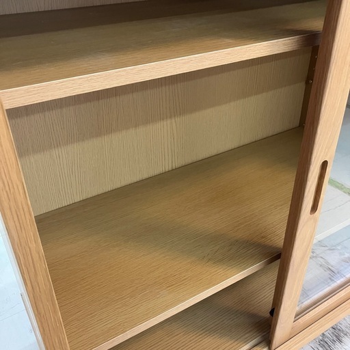 中古品　無印良品　ガラス扉　キャビネット　オーク材　棚２枚　公田店