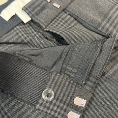 【美品】H&Mメンズ パンツ　スラックス の画像