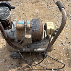 新興製作所 BPC-8KB エアーコンプレッサー１００V１０Lタンクの画像