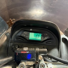 ★支払総額5.8万円★定休日なし！いつでも現車確認可能！ ヤマハ マジェスティ125FI 白 社外ハンドル、ポスト！メッキパーツ！社外リアサス！社外サイスタ付き！社外キックペダル！の画像