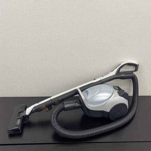 【ご来店限定】＊ MITSUBISHI 紙パック掃除機　2024年製＊0401-1