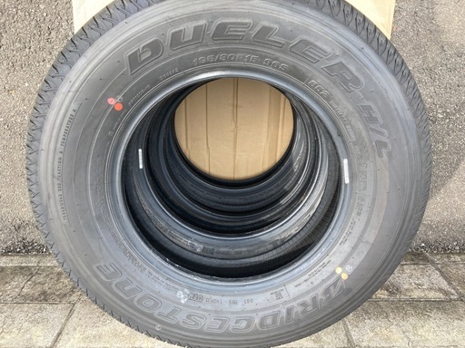 ジムニーの新車外しのタイヤ　195/80R15