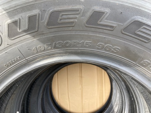 ジムニーの新車外しのタイヤ　195/80R15