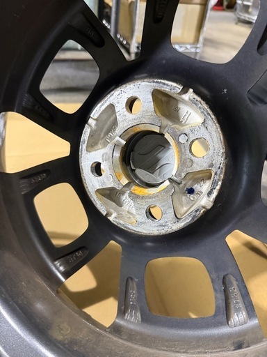 クロスビー　スタッドレスタイヤ　175/60 R16
