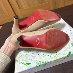 ベージュパンプス　ヒール高さ7センチの画像