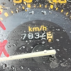 大人気セール‼️安心のバッテリー新品✨️リアブレーキシュー新品✨️前後タイヤまだまだ山あり🗻嬉しいシート張替え♪オイル満タン補充済み🈵オイル交換不要⭕️継ぎ足しだけで🆗2サイクルでパワフルな走り💨メーター振り切り💥人気のブラック◼️AF27スーパーディオ✴の画像