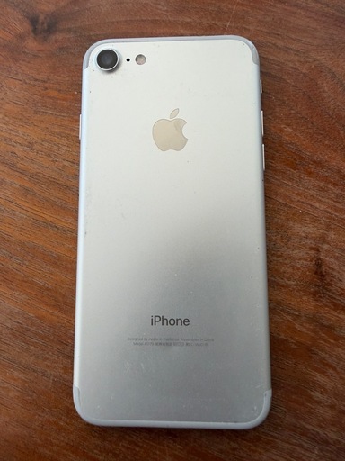 iPhone7 128GB シルバー　本体