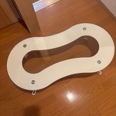 ガラステーブル　　折りたたみ白の画像