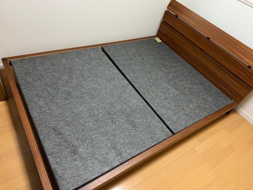 ダブルベッド　フレーム　木目