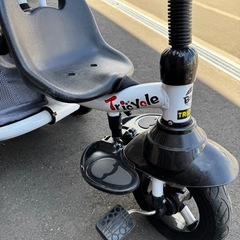 ベビーカー 三輪車の画像