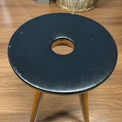椅子　穴あき　お譲りしますの画像