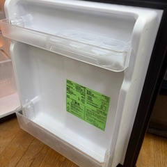 R19 コンパクト2ドア!! Comfee 2025年 90L RCT90BL(E) の画像