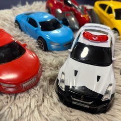 車のおもちゃ6台セットの画像