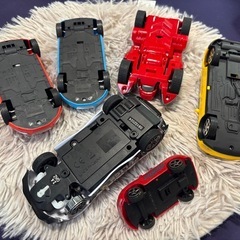 車のおもちゃ6台セットの画像