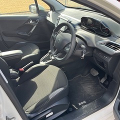 プジョー 208 スタイル 禁煙車 2015年式 5万km台 16インチ社外アルミの画像