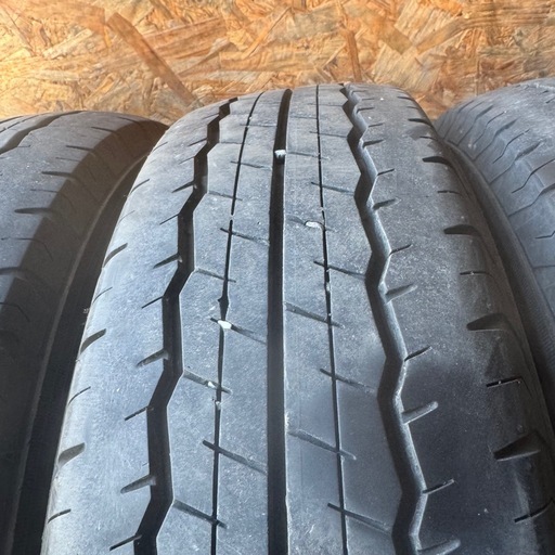 バリ山　DUNLOP SP175N 195/80R15 夏タイヤ　2019年製　15インチ