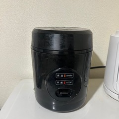 小型冷蔵庫＋電子レンジ＋ケトル＋炊飯器セット（1人暮らしに最適！）の画像