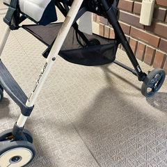 おまけつき★コンビ　ベビーカー　F2 plus  軽量　バギー　フットマフ・抱っこひもケープの画像