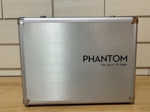 (お話中)PHANTOM ドローン 付属品あり アルミケース