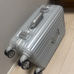 シルバー アルミ キャリーケース Sサイズ　新品の画像