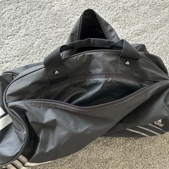 adidasスポーツバッグ2wayの画像